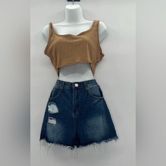 Boohoo Tan Ribbed Knit Scooped Cropped Tank Top Size 12 NWT - Picture 1 of 13